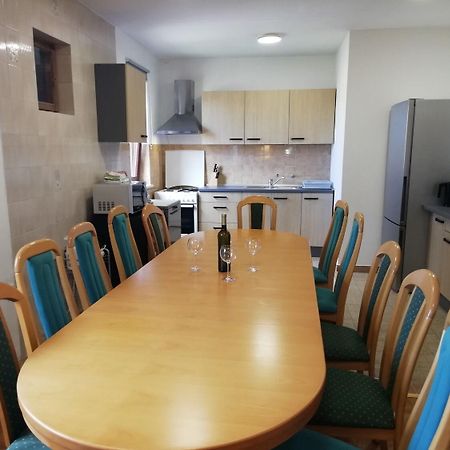 נין Apartments Ljilja מראה חיצוני תמונה